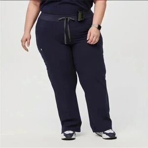 Women's Figs Navy Blue Scrub Pants. Kade. Cargo. XXL, Petite.